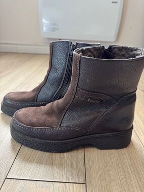 Pajar Dark Brown Leather and Suede Short Winter Boots